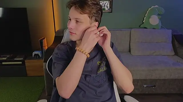 Snapshot of TeddyLiLboy chatting on November 15, 2025, 3:38 pm TeddyLiLboy online show from November 15, 2025, 3:38 pm