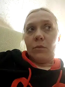 LeraSweet online show from April 13, 2026, 7:18 pm