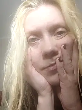 LeraSweet online show from April 26, 2026, 7:11 pm