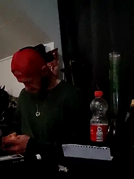 eltoulou online show from February 18, 2025, 8:25 pm