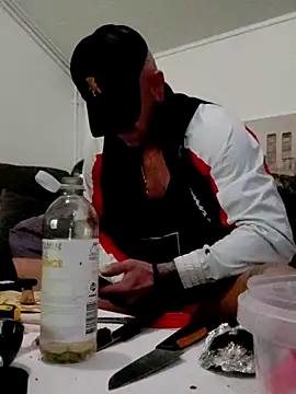 eltoulou online show from March 17, 2025, 10:51 pm