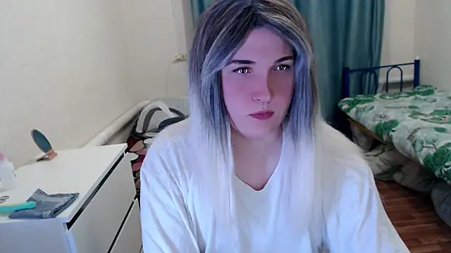 Snapshot of EvaMiron chatting on April 28, 2026, 4:44 pm EvaMiron online show from April 28, 2026, 4:44 pm