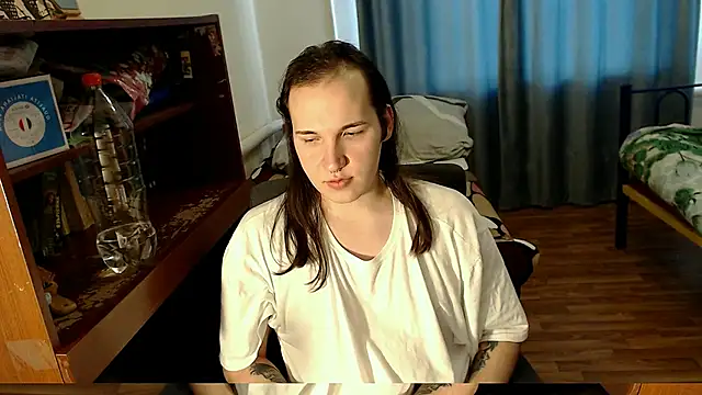 Snapshot of EvaMiron chatting on February 11, 2025, 11:31 am EvaMiron online show from February 11, 2025, 11:31 am