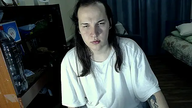 Snapshot of EvaMiron chatting on March 14, 2025, 5:02 pm EvaMiron online show from March 14, 2025, 5:02 pm