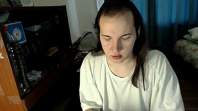 Snapshot of EvaMiron chatting on March 14, 2025, 5:16 am EvaMiron online show from March 14, 2025, 5:16 am