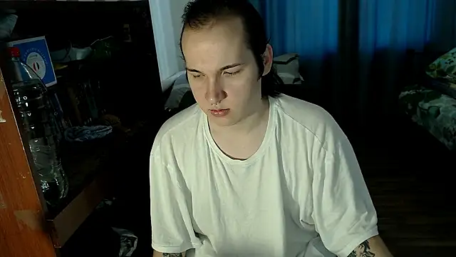 Snapshot of EvaMiron chatting on March 16, 2025, 5:25 am EvaMiron online show from March 16, 2025, 5:25 am