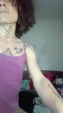 Snapshot of SuccubusTatuada chatting on October 18, 2025, 8:11 pm SuccubusTatuada online show from October 18, 2025, 8:11 pm