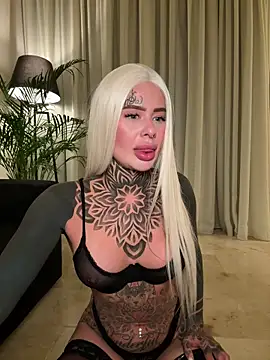 Snapshot of bambixboo chatting on October 13, 2025, 8:21 pm bambixboo online show from October 13, 2025, 8:21 pm