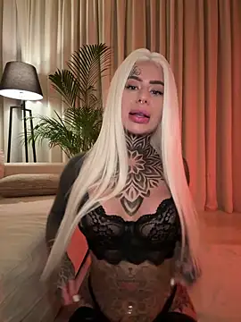 Snapshot of bambixboo chatting on November 14, 2025, 9:18 pm bambixboo online show from November 14, 2025, 9:18 pm