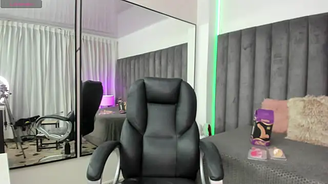 Snapshot of natalia_curvy1 chatting on March 18, 2025, 5:55 pm natalia curvy1 online show from March 18, 2025, 5:55 pm
