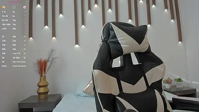 megan cooper28 online show from November 8, 2025, 12:20 pm