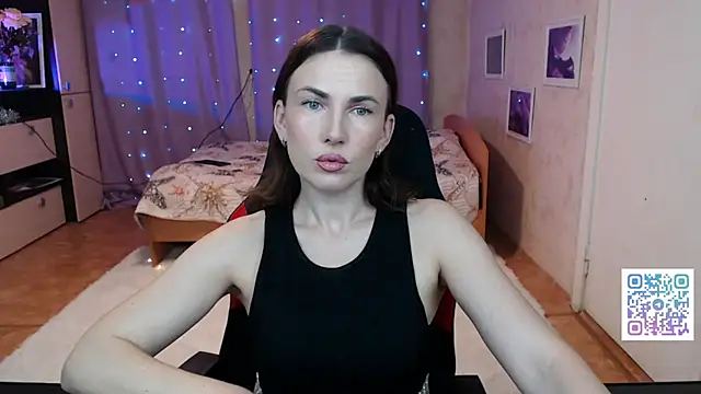 Daniela Cooperr online show from May 28, 2026, 7:09 pm