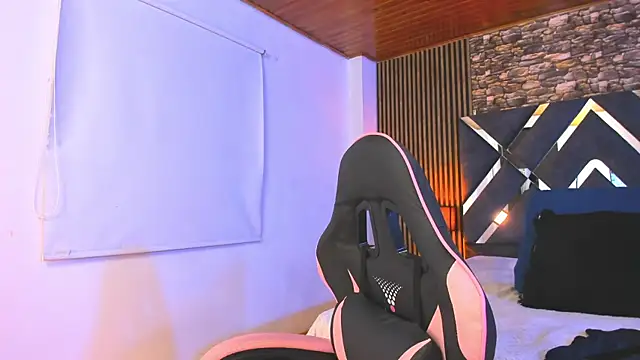 nathalia zamu online show from October 11, 2025, 3:29 am