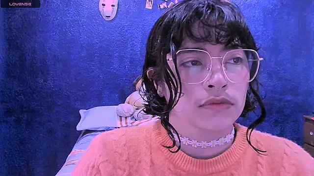 NinaYellow online show from March 13, 2026, 1:05 pm