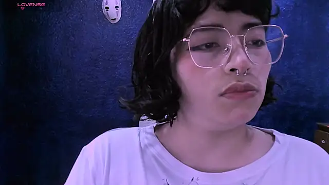 NinaYellow online show from December 3, 2024, 3:39 pm