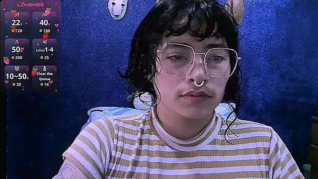 NinaYellow online show from February 12, 2026, 1:11 pm