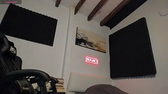 LucianSinclair online show from April 18, 2026, 12:57 am