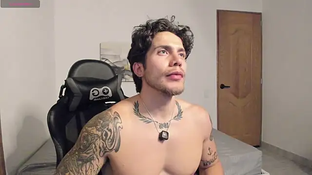 LucianSinclair online show from May 21, 2026, 2:31 am