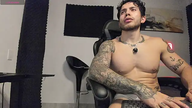 LucianSinclair online show from April 11, 2026, 3:03 am