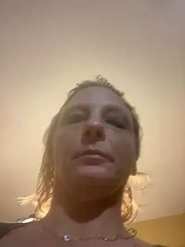 Everlyrose27 online show from December 8, 2024, 1:19 am