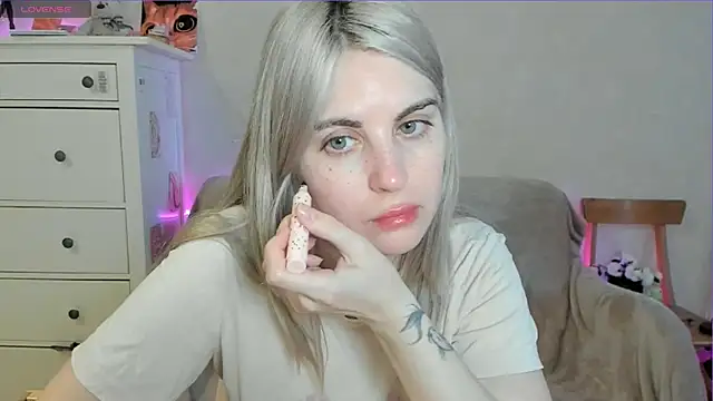 Snapshot of pawpaws chatting on May 3, 2026, 7:02 am pawpaws online show from May 3, 2026, 7:02 am