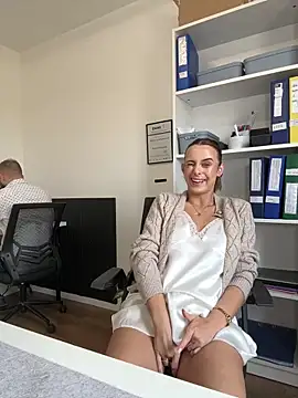 Hii Lolla online show from March 24, 2026, 8:03 am