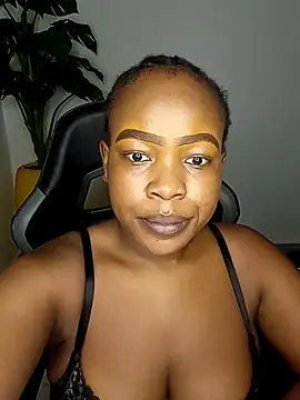 Snapshot of rosey_cheeks chatting on February 4, 2026, 11:55 pm rosey cheeks online show from February 4, 2026, 11:55 pm