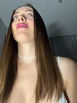 -SweetDi- online show from May 21, 2026, 5:43 pm