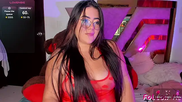 naatashamendozaa online show from November 19, 2025, 4:01 am