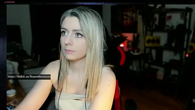 Snapshot of Lisaonthemoon chatting on March 6, 2025, 4:38 pm Lisaonthemoon online show from March 6, 2025, 4:38 pm