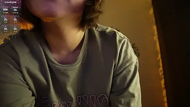 Megan  Hart online show from December 20, 2025, 2:03 am