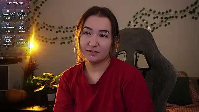 Megan  Hart online show from November 10, 2025, 2:49 am