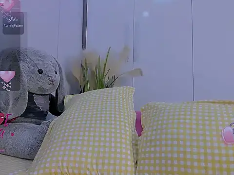Linh diudang online show from May 18, 2026, 4:07 am
