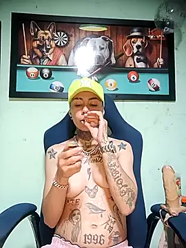 Snapshot of real_fenix chatting on November 11, 2025, 10:04 pm real fenix online show from November 11, 2025, 10:04 pm