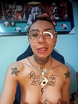 Snapshot of real_fenix chatting on October 18, 2025, 1:35 pm real fenix online show from October 18, 2025, 1:35 pm