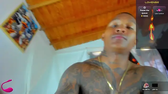 esteveen ortegas  online show from October 17, 2025, 5:37 pm