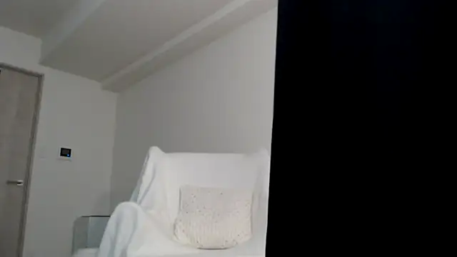 Lily 0000 online show from December 12, 2024, 2:00 pm