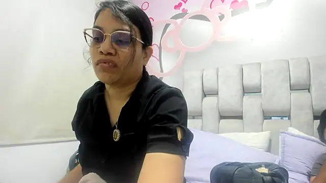 KEYRA-MILLER- online show from May 15, 2026, 1:36 am