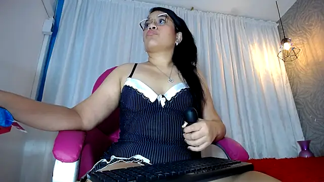 KEYRA-MILLER- online show from March 10, 2025, 7:44 am