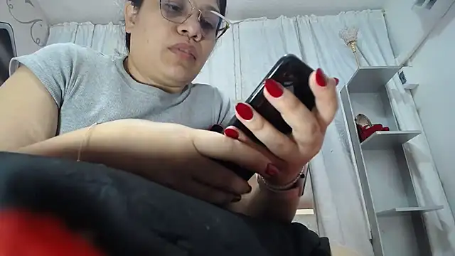 KEYRA-MILLER- online show from March 21, 2026, 1:40 am