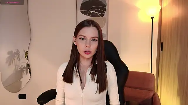 Snapshot of MirandaShaw chatting on April 2, 2026, 1:02 am MirandaShaw online show from April 2, 2026, 1:02 am