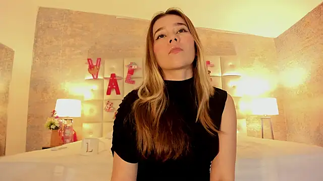 Lezy  online show from February 15, 2026, 7:35 pm