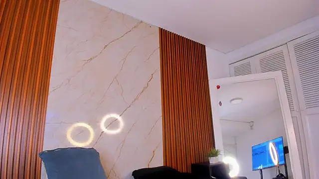 BRYXXXON1 online show from February 13, 2025, 6:05 pm