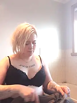 mollymay69 online show from December 17, 2025, 7:02 am