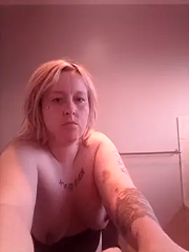 mollymay69 online show from February 26, 2026, 5:29 am