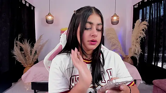 Snapshot of GabyRhodes chatting on March 18, 2025, 7:33 pm GabyRhodes online show from March 18, 2025, 7:33 pm