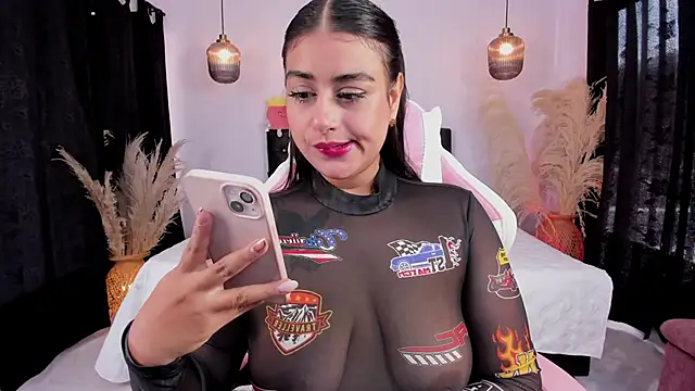 Snapshot of GabyRhodes chatting on February 21, 2025, 7:21 pm GabyRhodes online show from February 21, 2025, 7:21 pm