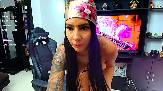 Pamela-fit online show from November 15, 2025, 6:56 pm