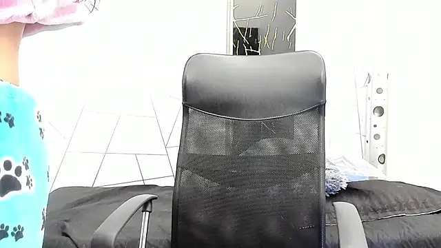 Cloeandtyfanny online show from September 20, 2025, 4:06 am