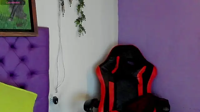 Cloeandtyfanny online show from July 14, 2026, 4:24 pm